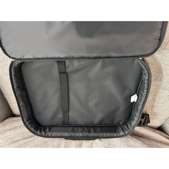 Case Logic Laptop Case Clamshell 18.5" x 3.5" x 15.7" Black Adjustable Strap New - Picture 3 of 6